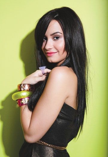 gallery_main-demi-lovato-wwd-photos-07022009-021.jpg